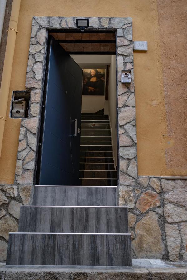 Termini Suite แตร์มินิ อิเมเรเซ ภายนอก รูปภาพ